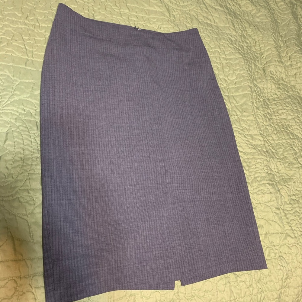 Gray pencil skirt